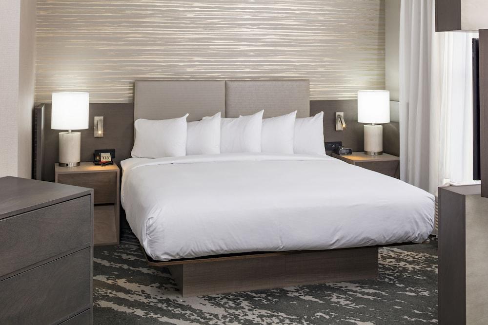Doubletree By Hilton Boston Logan Airport Chelsea Ξενοδοχείο Εξωτερικό φωτογραφία