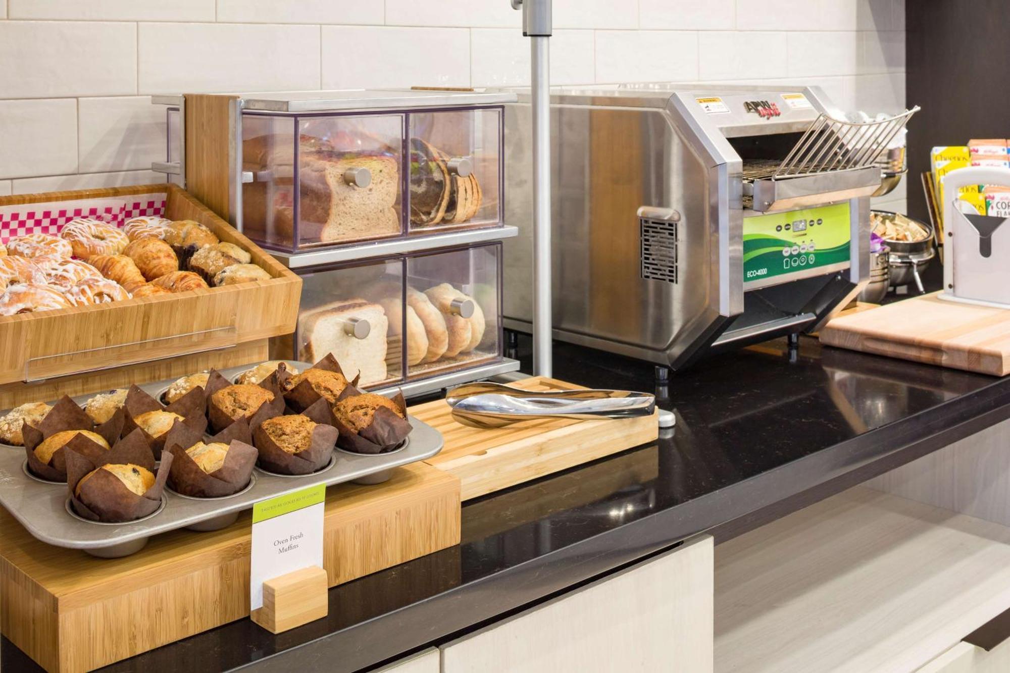 Doubletree By Hilton Boston Logan Airport Chelsea Ξενοδοχείο Εξωτερικό φωτογραφία