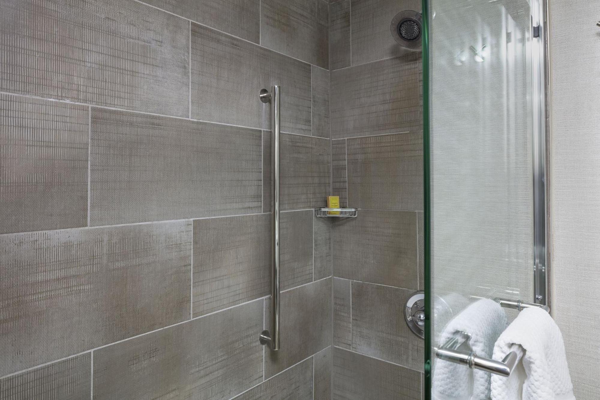 Doubletree By Hilton Boston Logan Airport Chelsea Ξενοδοχείο Εξωτερικό φωτογραφία